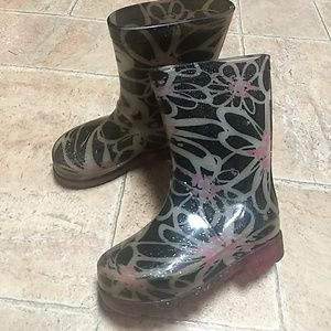 Girls size 8T rubber boots